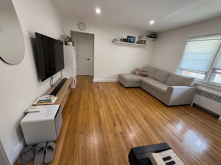 729 Broad Ave #5 — Photo 3