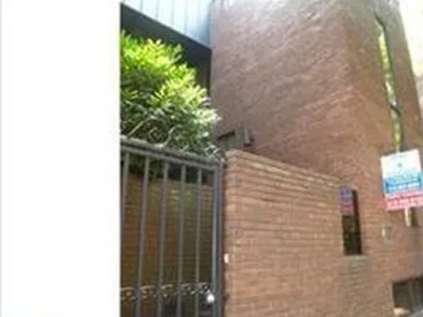 502 Delancey St, Philadelphia, PA 19106