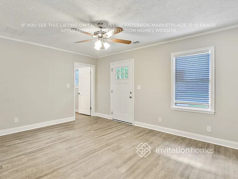 1372 E Forrest Ave — Photo 4