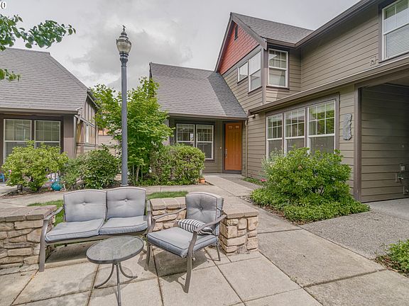 4th image of 7255 NE Stoneybrook St