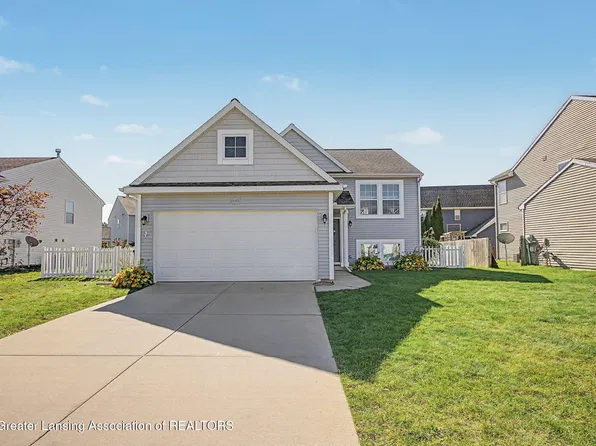 15050 Loxley Ln, Lansing, MI 48906