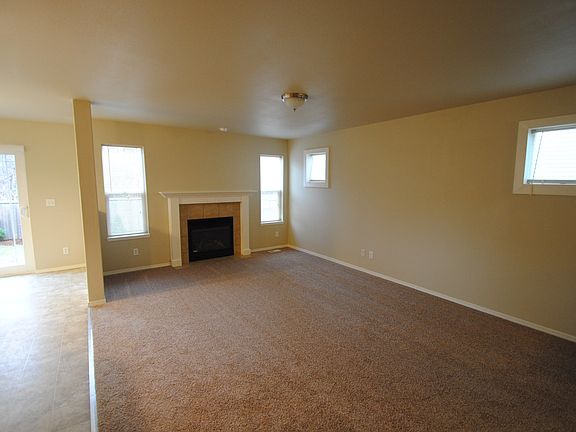 3rd image of 1915 190th Street Ct E