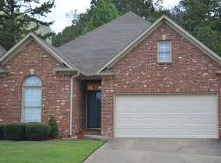653 Village Crest Cir, Hoover, AL 35226