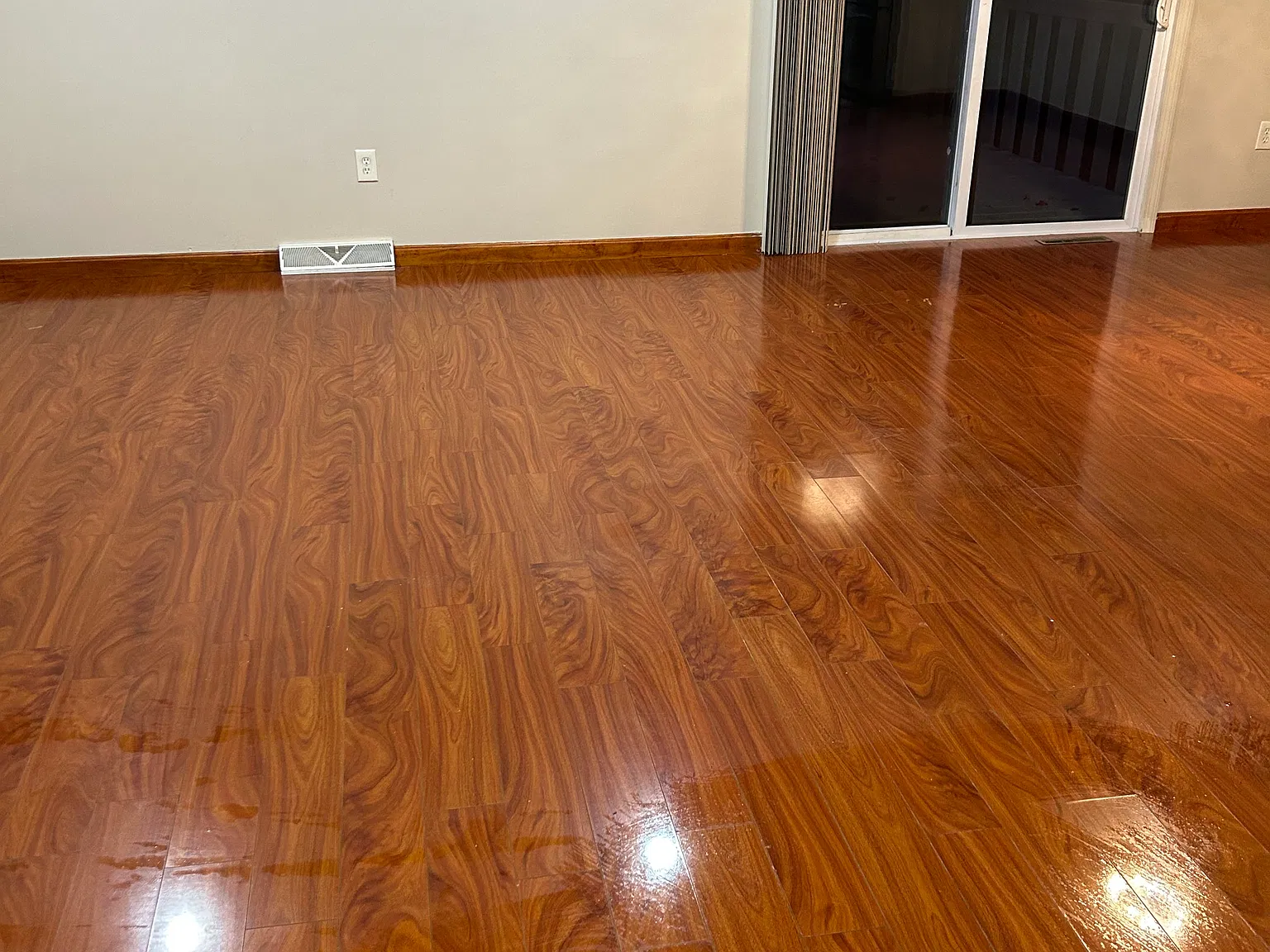 3 bed, 1.5 bath, 1850 sqft, $2,950 — Photo 2