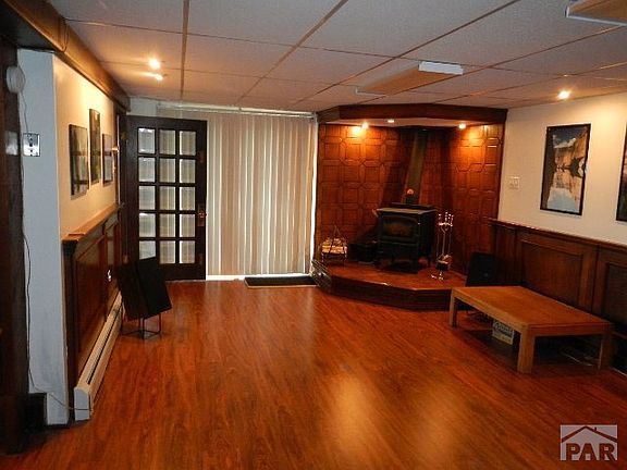 4th image of 4131 Barnett Dr
