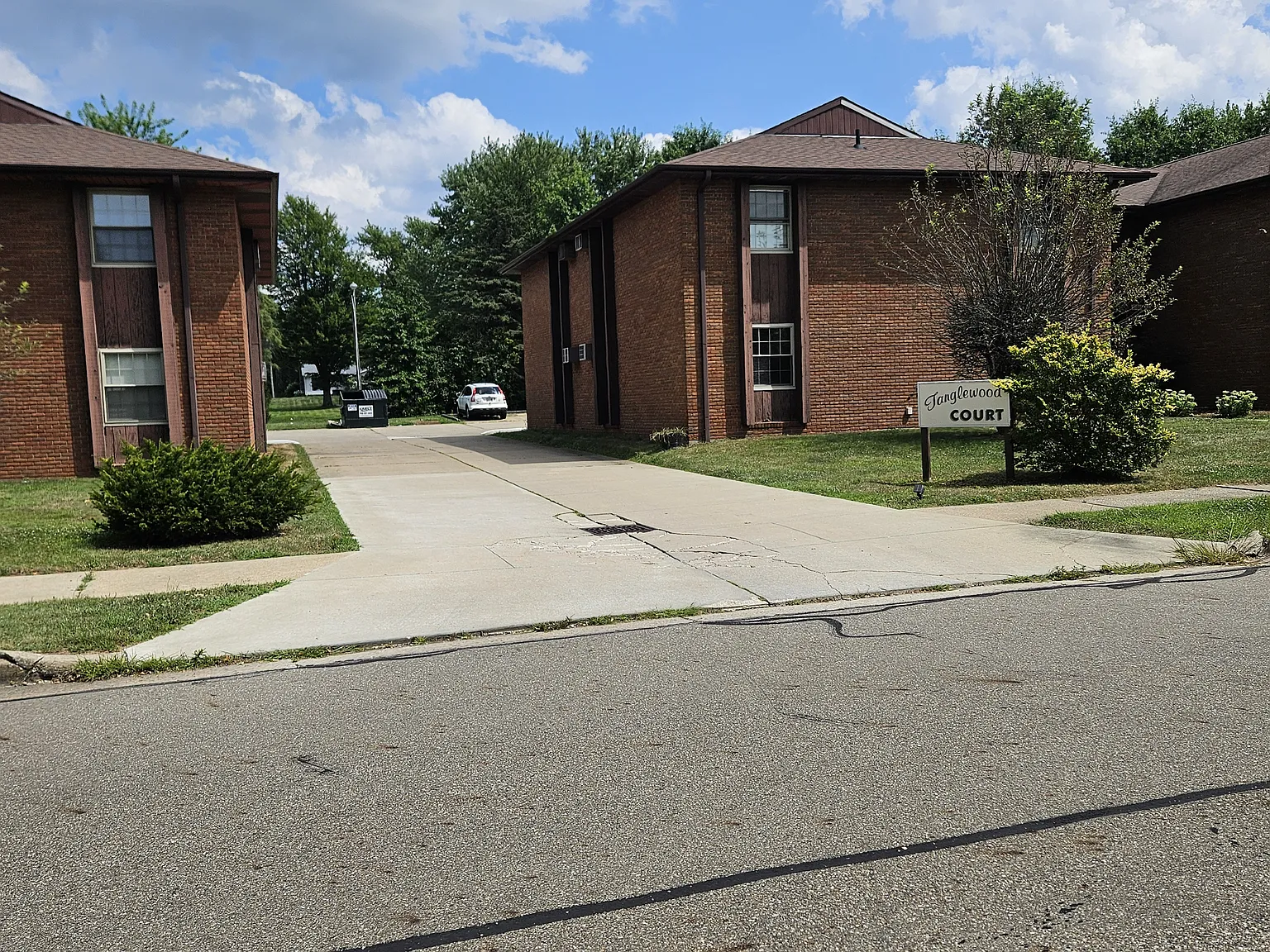 2 bed, 782 sqft, $895 — Photo 1