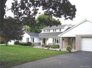 471 Fort Gray Dr, Lewiston, NY 14092