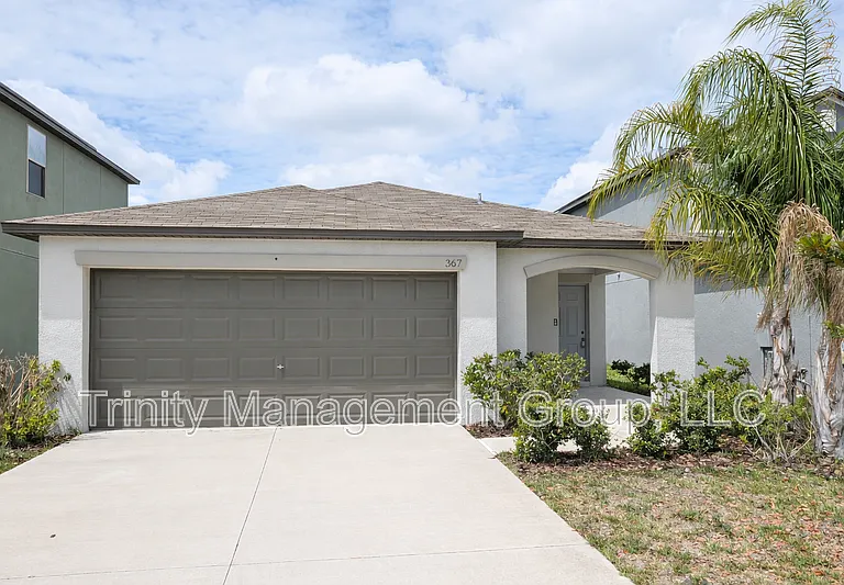 367 Argyll Dr — Photo 1