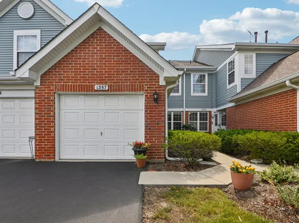 1357 Ashbury Ln E, Roselle, IL 60172