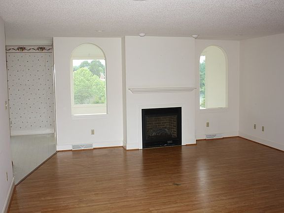 2nd image of 112 Finch Ct
