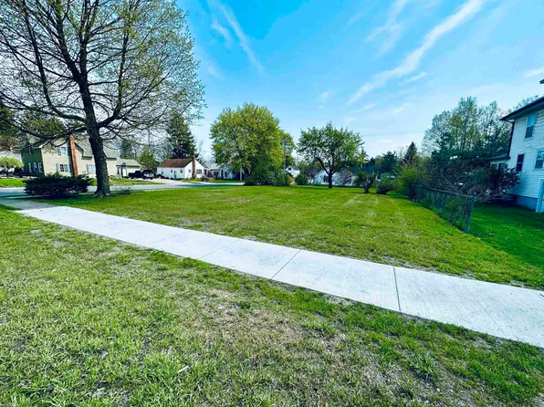 315 W 4th St, Imlay City, MI 48444