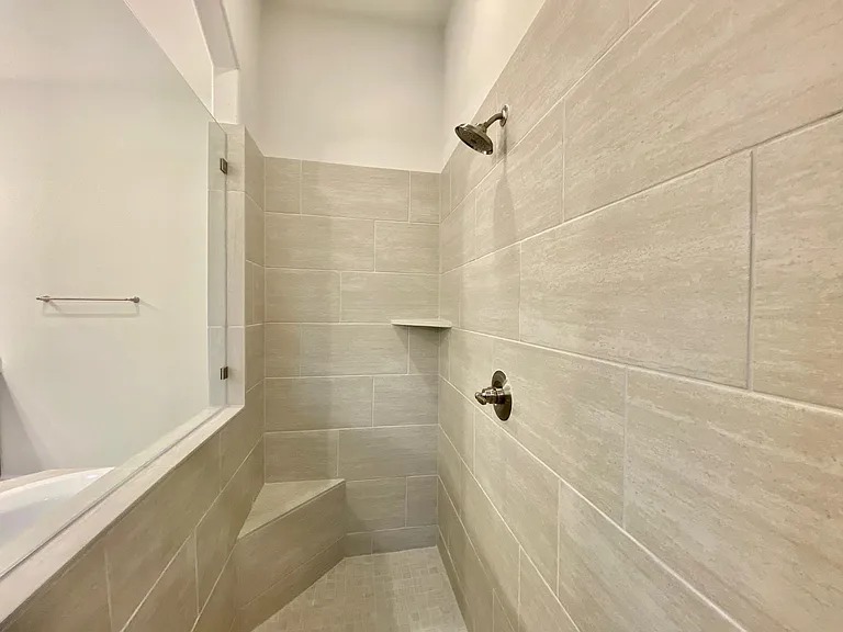 9411 Trestle Creek Ct — Photo 17