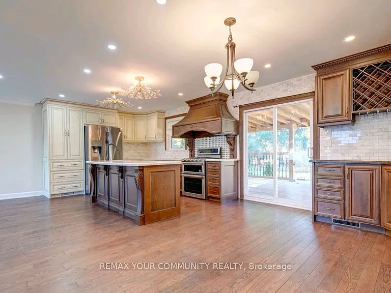 372 Dixon Blvd — Photo 4
