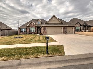 26426 Echelon Dr, Claremore, OK 74019