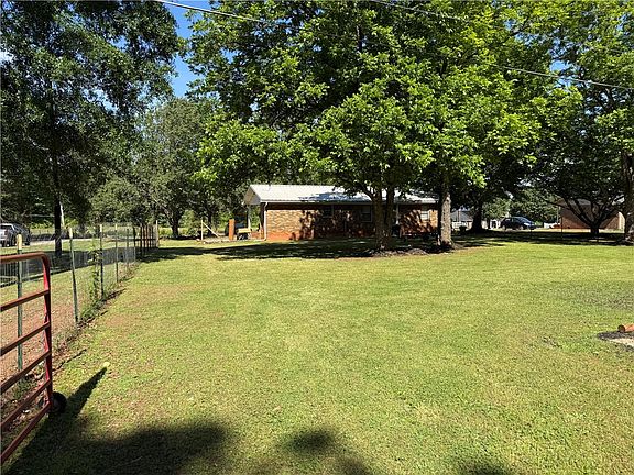 5th image of 219 Lufkin Dr