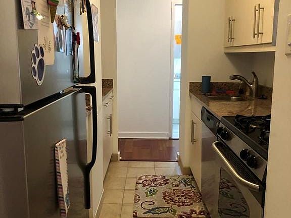 4th image of 219-29 S 18th St #1520