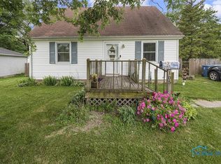 105 Harwood Rd, Walbridge, OH 43465