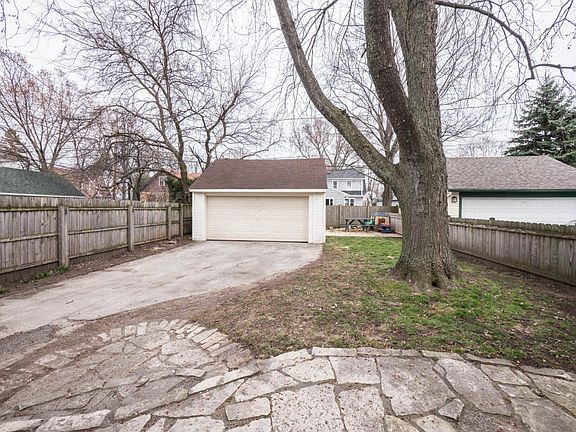 5th image of 5124 N Idlewild Ave