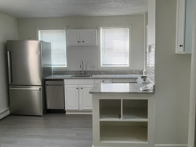 1 bed, 900 sqft, $1,850 — Photo 3