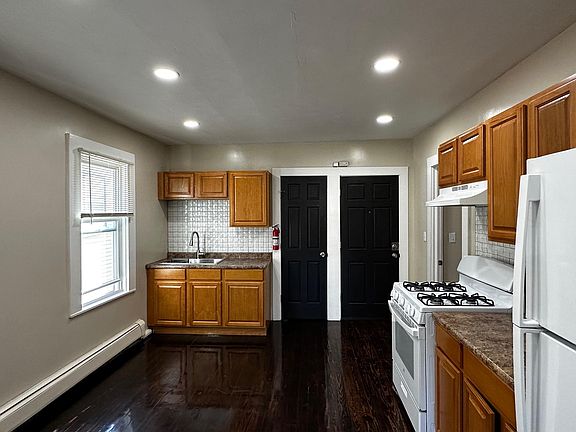 4th image of 78 Germain St #2