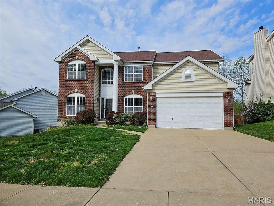 1st image of 137 Riverwood Park Dr
