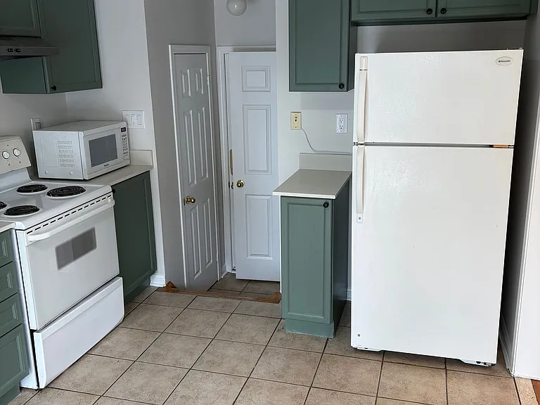 440 Bundy Dr — Photo 3