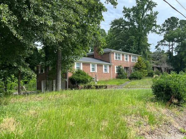 2108 Martin Luther King Dr, Elizabethtown, NC 28337