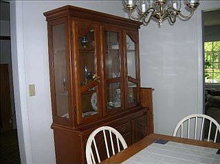 5th image of 825 Greenwood Dr