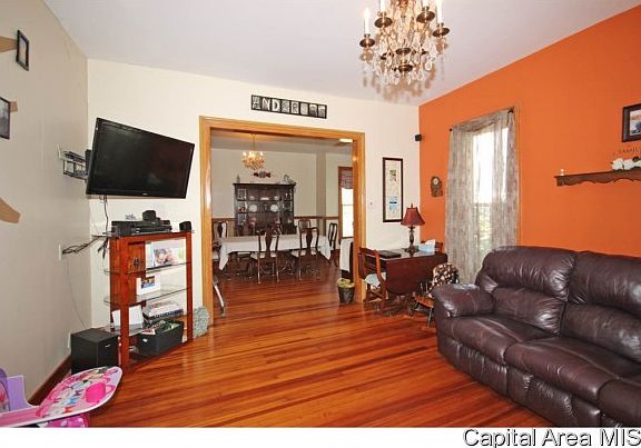 4th image of 207 W Prairie St