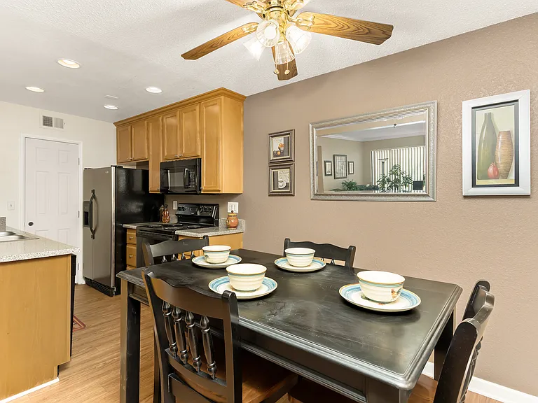 Quailpointe Apartments — Photo 26