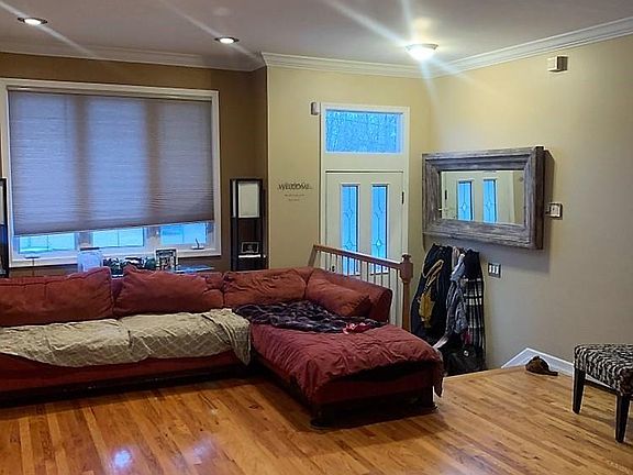 3rd image of 198 Sneden Ave