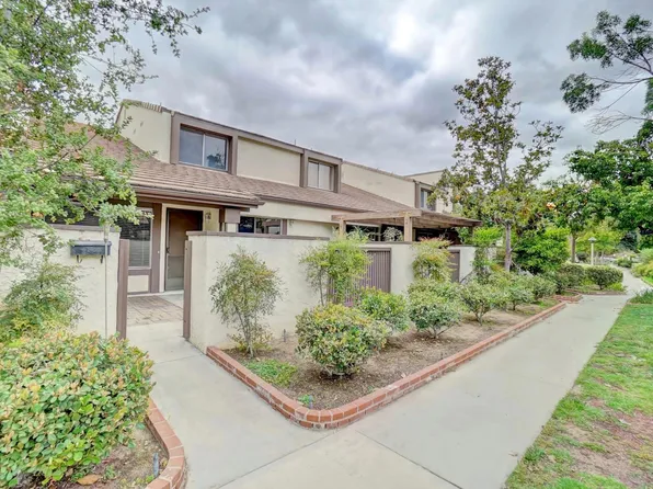 24686 Golfview Dr, Santa Clarita, CA 91355