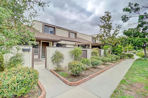 24686 Golfview Dr Photo 1