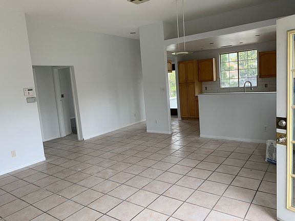 4th image of 1170 W 37th Dr