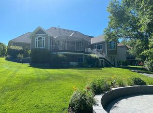 1387 Hunters Rdg, Lino Lakes, MN 55038