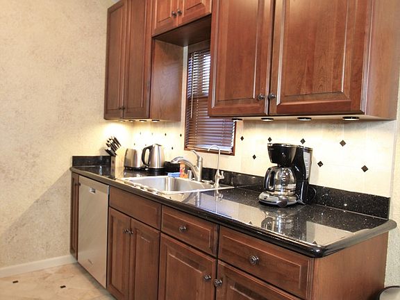 2nd image of 734 Live Oak Ave APT 5