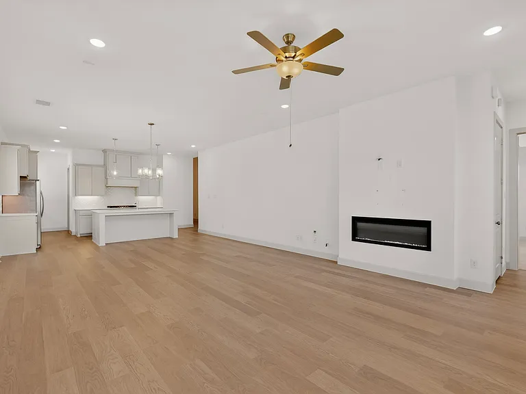 4013 Chastetree Ln — Photo 22