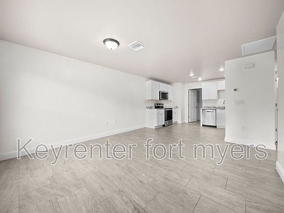 4th image of 2405 Maple Ave