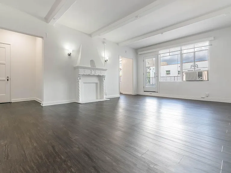 Linda Vista Apartments — Photo 15