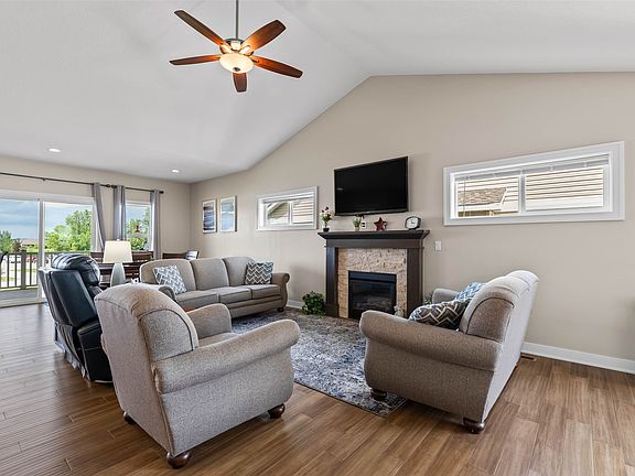 2nd image of 486 Bella Vista Ct