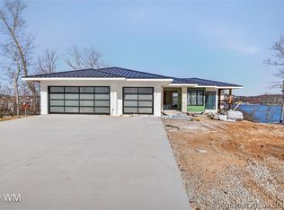 166 Big Bear Cir, Lake Ozark, MO 65049