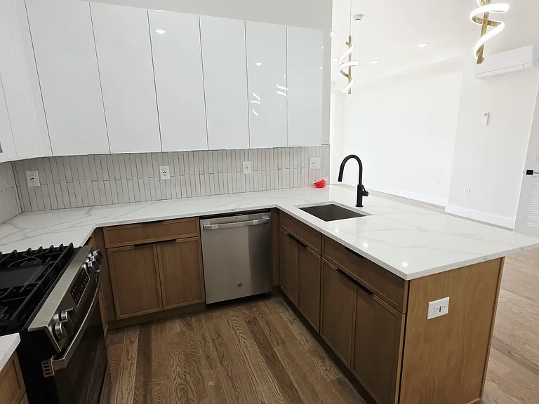 40 Lembeck Ave #12 — Photo 2