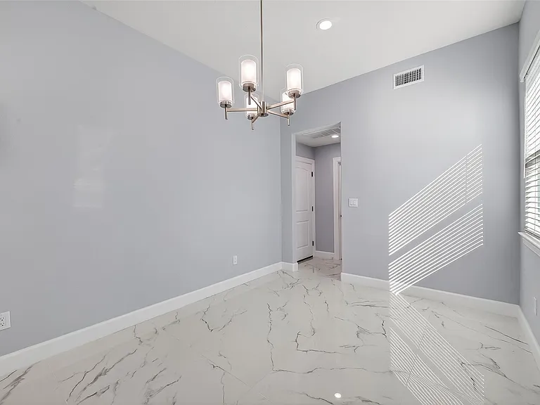 3344 Sanders St — Photo 15