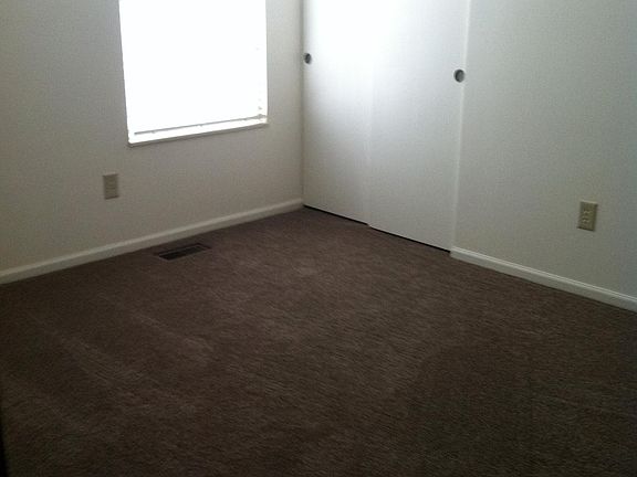 3rd image of 3535 Chesapeake Dr