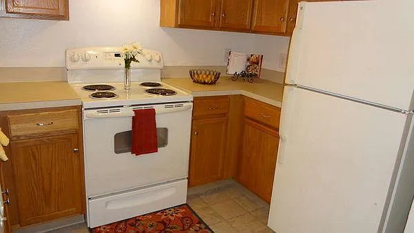 Lakeview — Photo 30