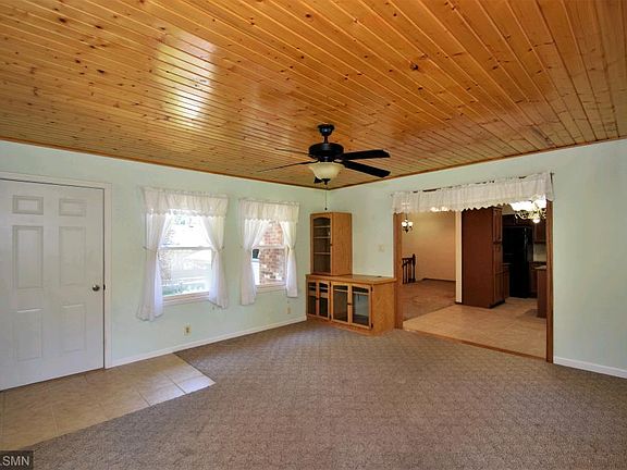 5th image of 2856 Fernwood St