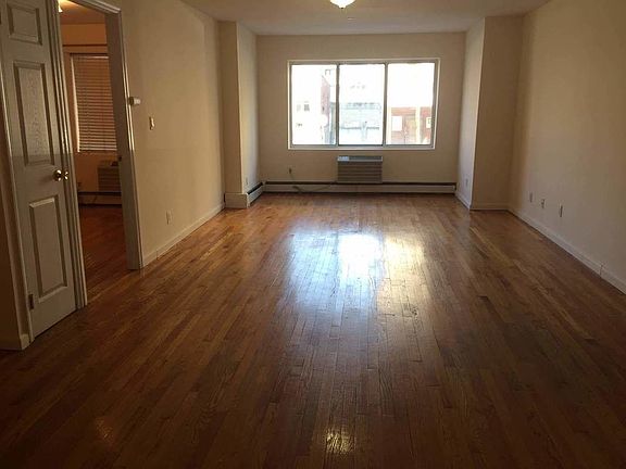 2nd image of 23-30 Broadway #1C