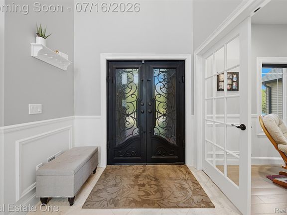 3rd image of 10641 Lone Oak Cir