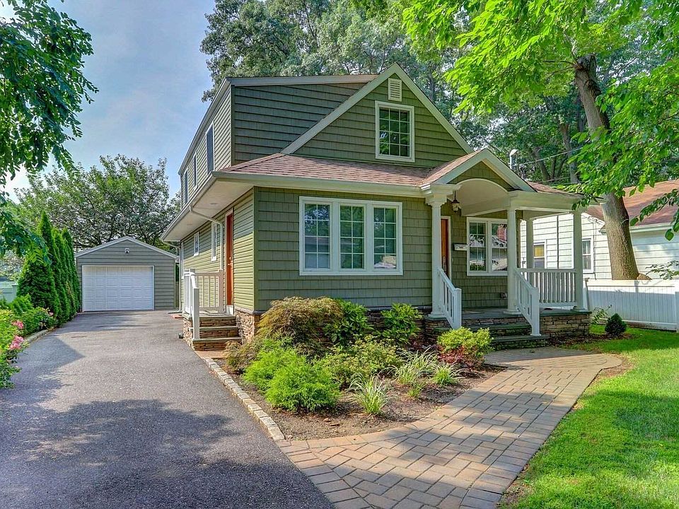 1st image of 30 Highland View Dr