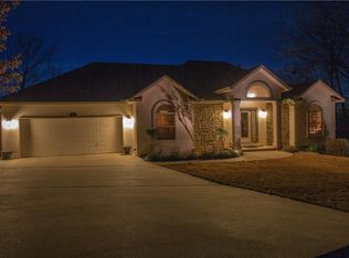 32 Attleborough Ln, Bella Vista, AR 72714